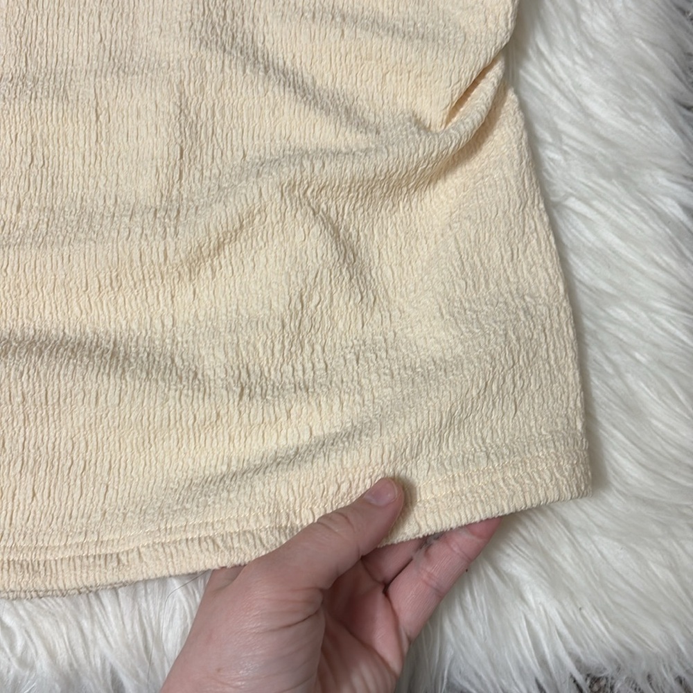 Astr Cream Textured Top - Picture 2 of 11